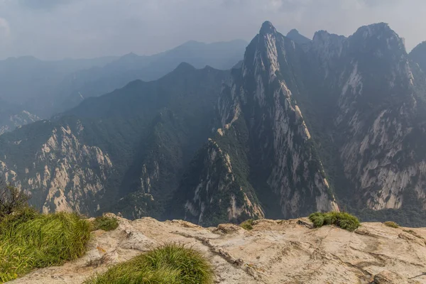 中国陝西省の華山の山頂からの眺め — ストック写真