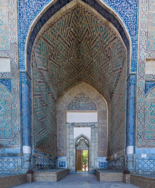 乌兹别克斯坦撒马尔罕Bibi Khanym清真寺入口 — 图库照片