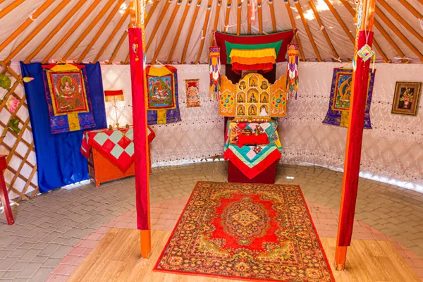 Elista Russia Juni 2018 Interieur Van Een Boeddhistische Religieuze Yurt — Stockfoto