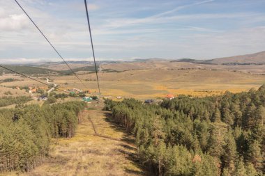 Sırbistan 'ın Tornik dağında kayak yamacı