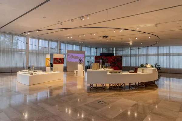 BELGRAD, SERBIA - 8 Ekim 2021: Belgrad, Sırbistan 'daki Yugoslavya Müzesinin İçi