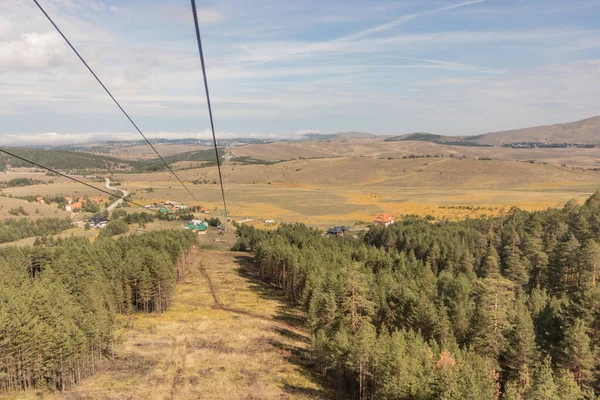 Sırbistan 'ın Tornik dağında kayak yamacı