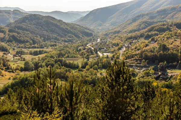 Sırbistan 'ın Mokra Gora kenti yakınlarındaki vadi
