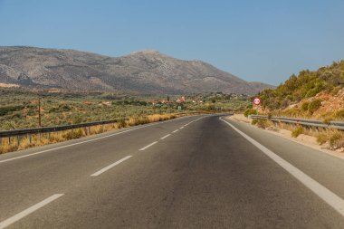 Yunanistan 'ın Mora yarımadasında yol