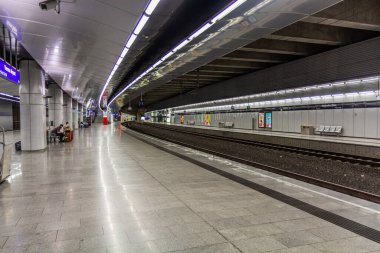 VIENNA, AUSTRIA - 13 Ağustos 2021: Viyana Havaalanı Tren İstasyonu, Avusturya