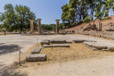 Yunanistan 'ın Mora yarımadasındaki Antik Olympia' daki Sunak ve Hera Tapınağı kalıntıları