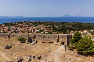 Yunanistan 'ın Peloponnese yarımadasındaki ortaçağ kalesi