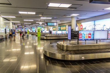 VIENNA, AUSTRIA - 13 Ağustos 2021: Viyana Uluslararası Havaalanı, Avusturya