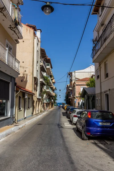 ZAKYNTHOS, GREECE - 9 Ağustos 2021: Yunanistan 'ın Zakynthos adasındaki Zakynthos kasabasındaki Sokak
