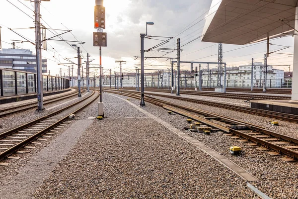 Viyana tren istasyonundaki raylar (Wien Hauptbahnhof), Avusturya