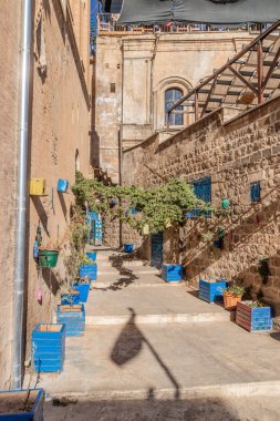 Türkiye 'nin Mardin ilçesinde bir ara sokak manzarası
