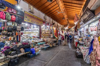 SANLIURFA, TURKEY - 22 Eylül 2022: Şanlıurfa, Türkiye 'de Pazar Kapsamlı