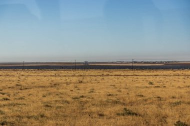 Türkiye ile Suriye arasında sınır duvarı ve gözetleme kulesi