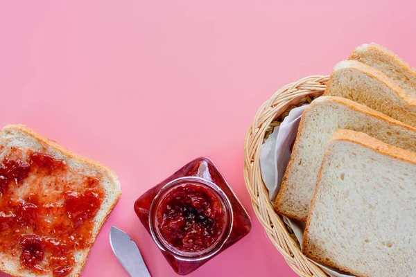 Sliced Fine Whole Wheat Bread Strawberry Spread Pink Background Food — Stock Photo, Image