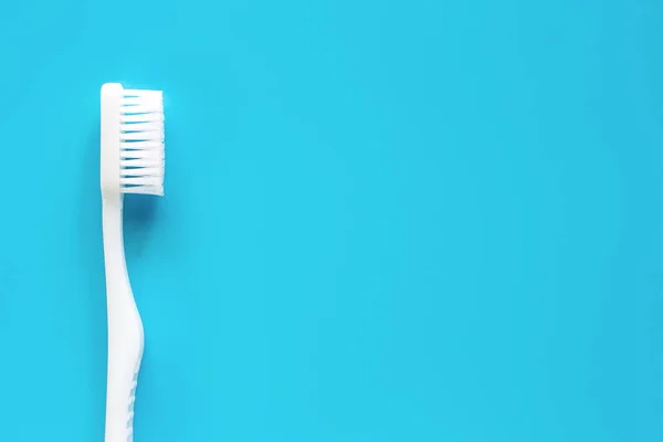 White Toothbrush Used Cleaning Teeth Blue Background Dental Care Concept — Stock Photo, Image