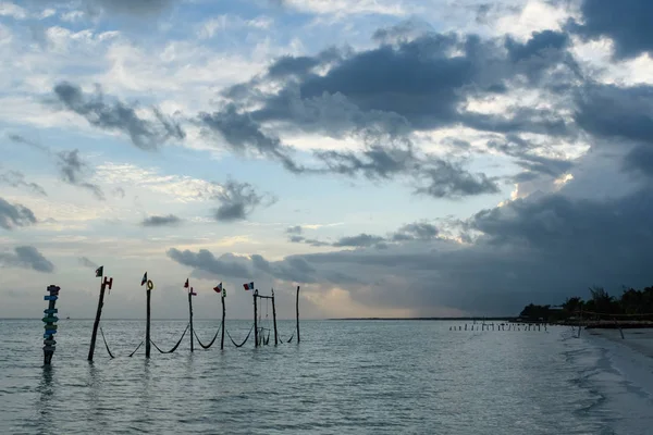 Holbox su harflerle hamak Meksika Körfezi içinde