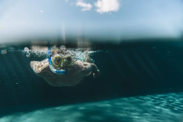Man Diving Goggles Snorkel Underwater Swimming Pool — Stock Photo, Image