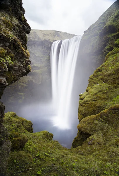 Zlanda Gündüz Skogafoss Şelalesi — Stok fotoğraf