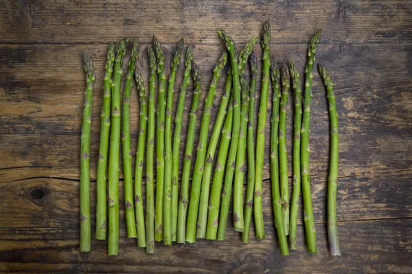 Lance Asparagi Verdi Biologici Legno — Foto Stock