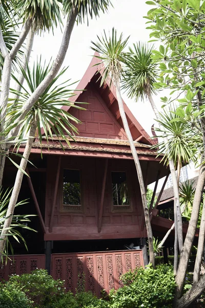 Thaiföld Bangkok Thai Stílusú Vörös Ház Körül Természet — Stock Fotó