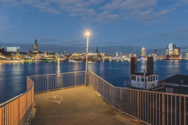 Almanya Hamburg Bakış Açısından Eski Elbe Tüneli Nden Limana Elbe — Stok fotoğraf