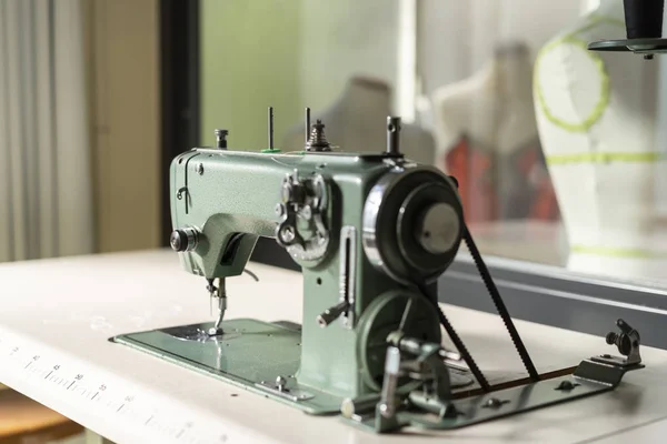 Sewing Machine Models Fashion Designer Studio — Stock Photo, Image