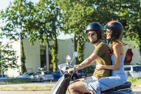 Happy Couple Riding Motor Scooter Summer — Stock Photo, Image