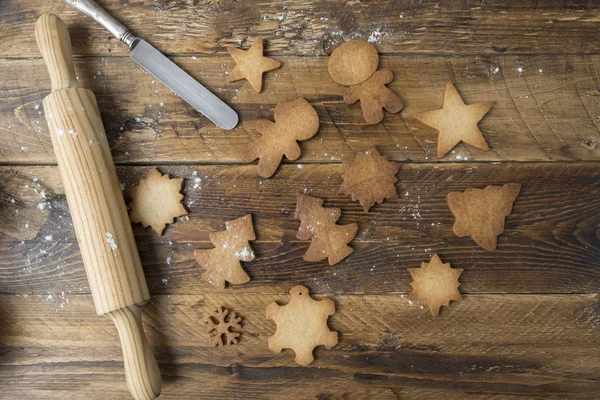 Biscotti Natale Sul Tavolo Legno — Foto Stock