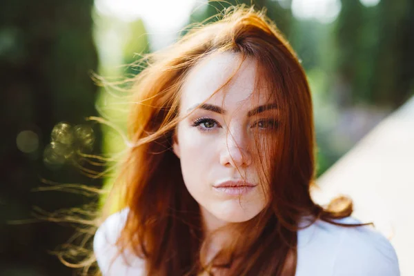 Portrait Young Redheaded Woman Park — Stock Photo, Image