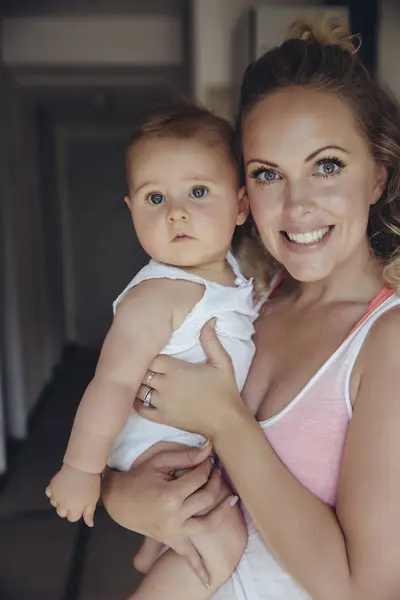 Portrait Smiling Mother Holding Her Baby — Stock Photo, Image