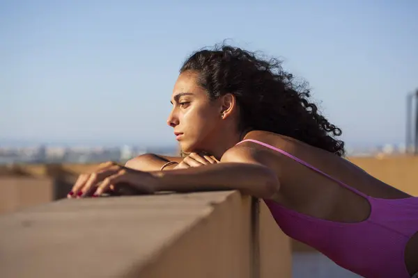 Ritratto Ragazza Adolescente Guardando Vista — Foto Stock