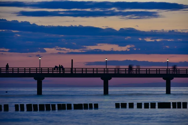 Almanya Mecklenburg Batı Pomerania Zingst Gün Batımında Deniz Köprüsü — Stok fotoğraf