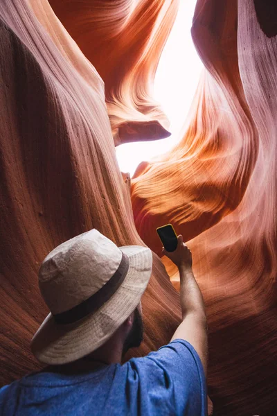 アメリカ アリゾナ州 ローワーアンテロープ キャニオン 観光客の写真 — ストック写真