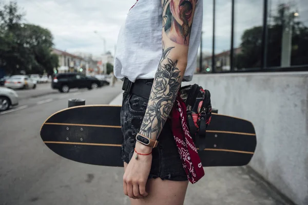 Close Young Woman Holding Carver Skateboard Pavement — Stock Photo, Image