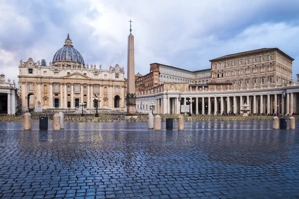 이탈리아 로마의 베드로 대성당과 바티칸 베드로 — 스톡 사진