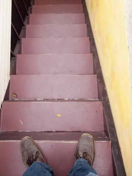 Mann Auf Der Treppe — Stockfoto