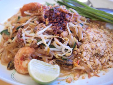 (pad Tay Tay tarzı noodle)