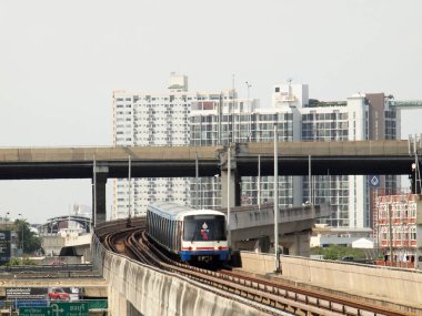 Bangkok, Tayland - 29,2016 olabilir: Bts Skytrain İstasyonu demiryolu ağı olarak şehir merkezinde.