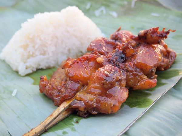 Spieß Hühnerstücke Und Klebriger Reis — Stockfoto