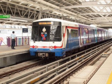 Bangkok, Tayland - 29,2016 olabilir: Bts Skytrain İstasyonu demiryolu ağı olarak şehir merkezinde.