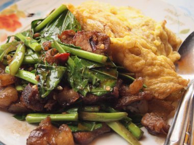 Tayland Baharatlı gıda, kızarmış domuz eti