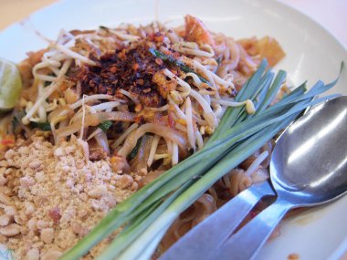 (pad Tay Tay tarzı noodle)