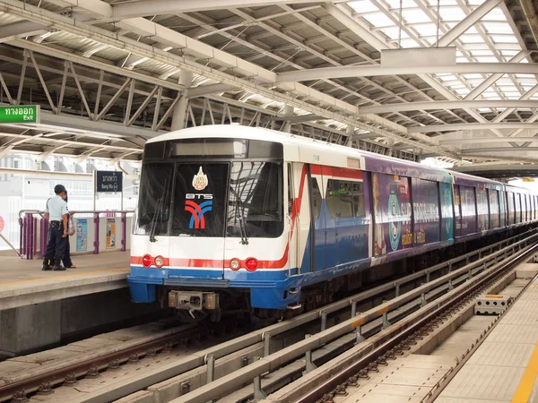 Bangkok Tailandia Mayo 2016 Bts Skytrain Una Estación Del Centro —  Fotos de Stock