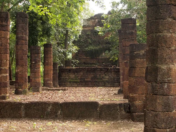 スコータイ歴史公園 タイの古代寺院の遺跡 — ストック写真