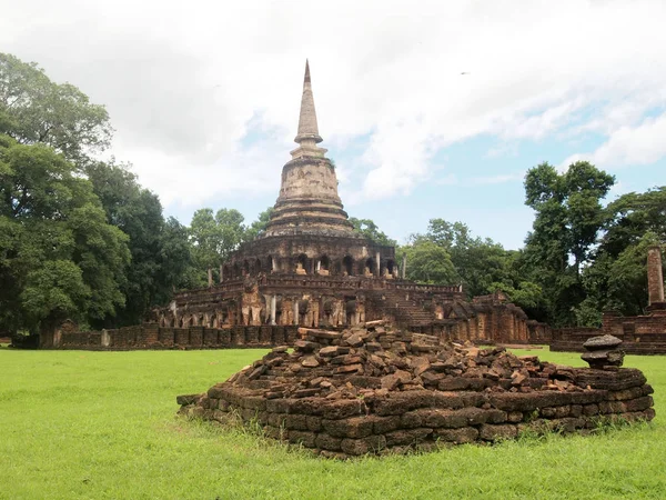 Romok Ősi Templomok Sukhothai Történeti Emlékparkhoz Thaiföld — Stock Fotó