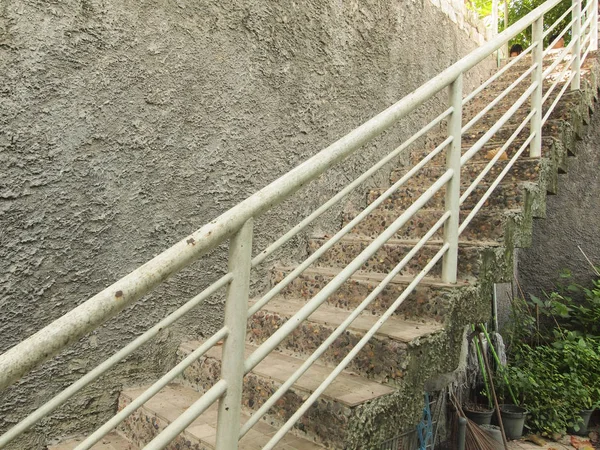 Σκάλες Της Ανισόπεδης Διάβασης Στην Πόλη — Φωτογραφία Αρχείου