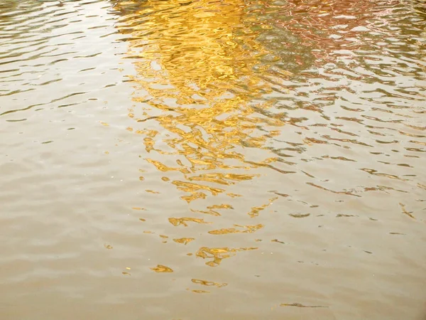 Gouden Water Met Reflectie Patroon Achtergrond — Stockfoto