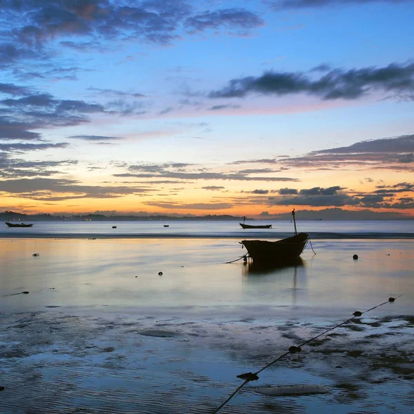 Fischerboot Meer Bei Sonnenaufgang — Stockfoto