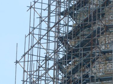 İskele Tayland bangkok Tapınağı'nda bir kilisenin bir inşaat sitesinde