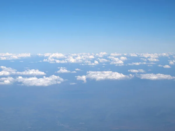 Ciel Bleu Avec Nuages Vue Depuis Fenêtre Avion — Photo